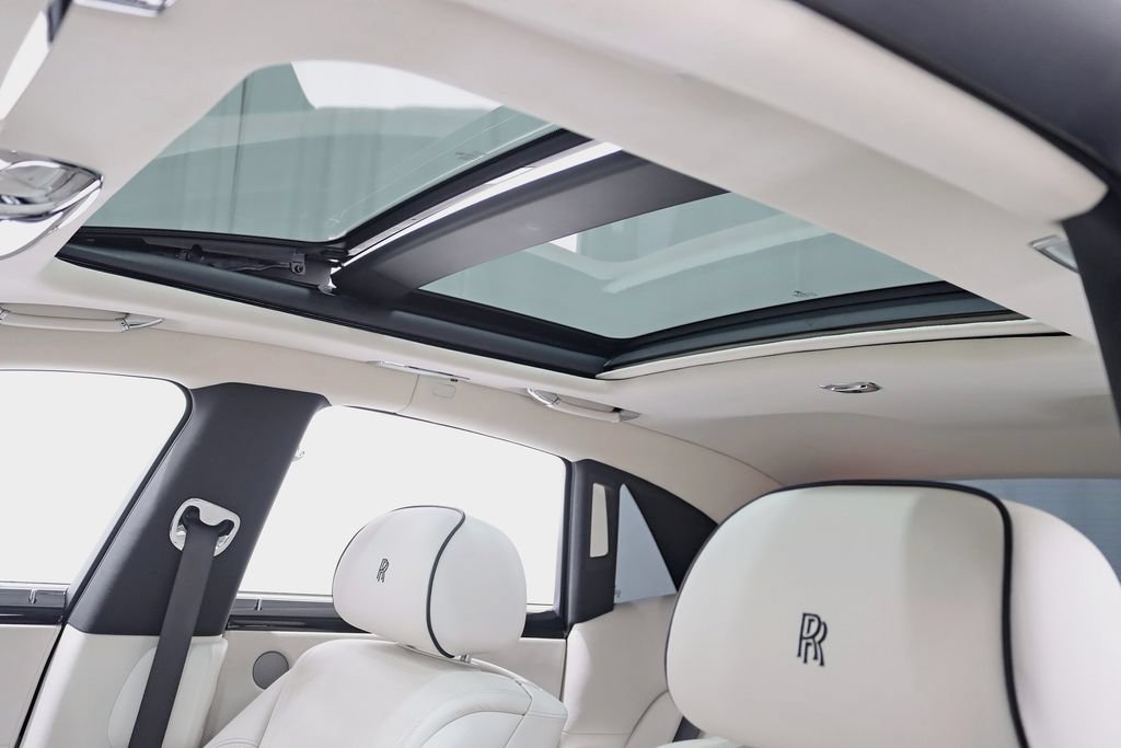 Used 2016 Rolls-Royce Ghost RWD image 34