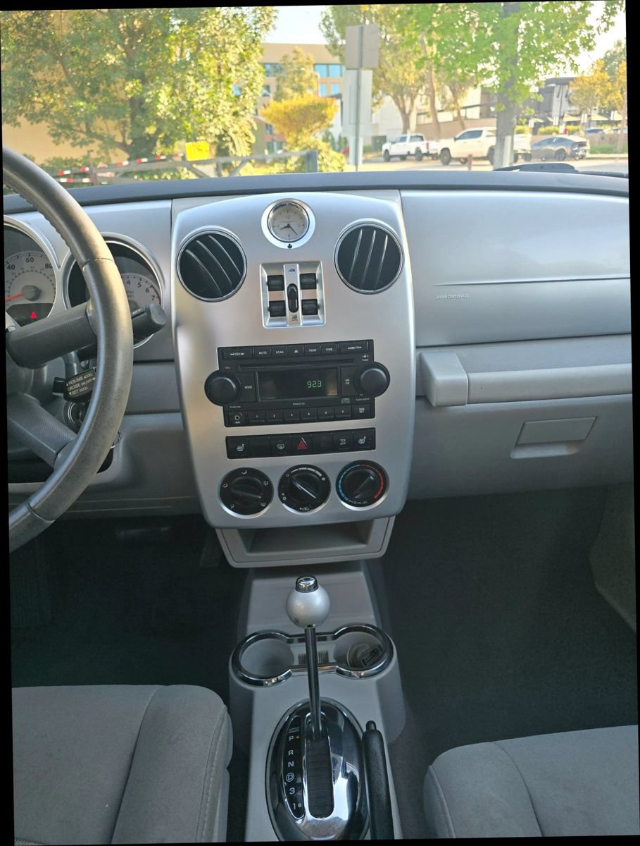Used 2010 Chrysler PT Cruiser w/ Convenience Group FWD image 15