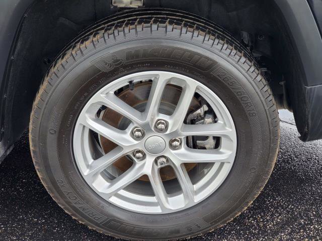 Used 2021 Jeep Grand Cherokee L Laredo w/ Luxury Tech Group I image 34