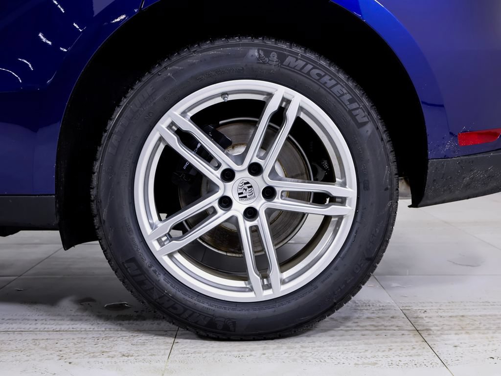 New 2026 Porsche Macan AWD/4WD image 17