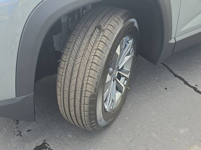 New 2026 Chevrolet Equinox LT w/ Safety and Technology Package AWD/4WD image 32