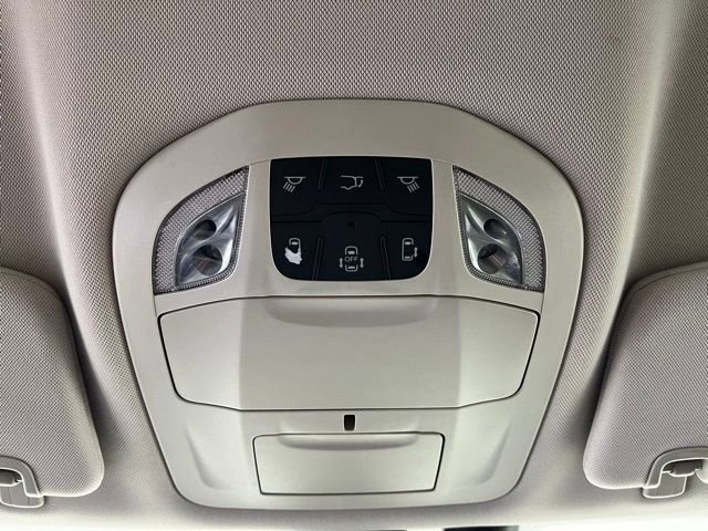 Used 2019 Chrysler Pacifica Touring-L image 35