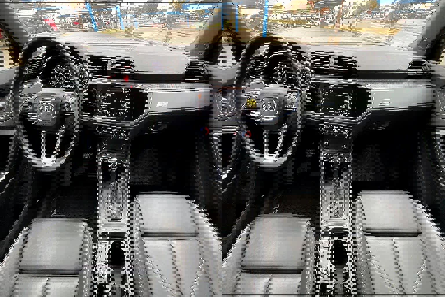 Used 2022 Audi Q3 2.0T Premium Plus w/ Premium Plus Package image 15