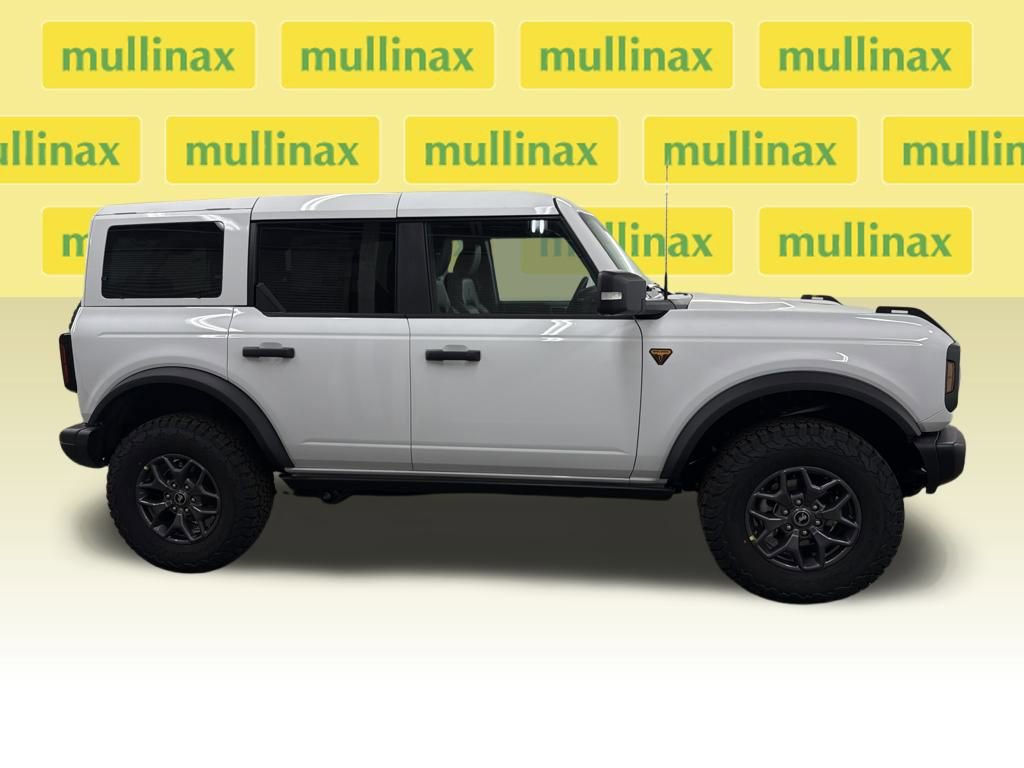 New 2025 Ford Bronco Badlands image 2