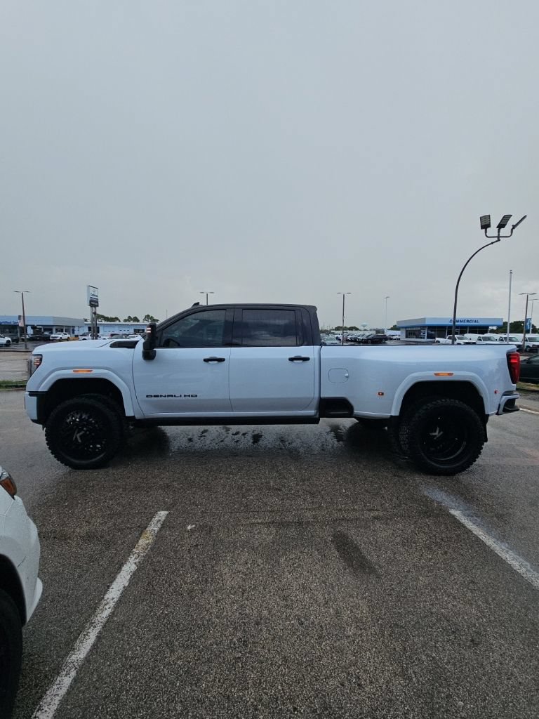 Used 2026 GMC Sierra 3500 Denali Ultimate AWD/4WD image 4