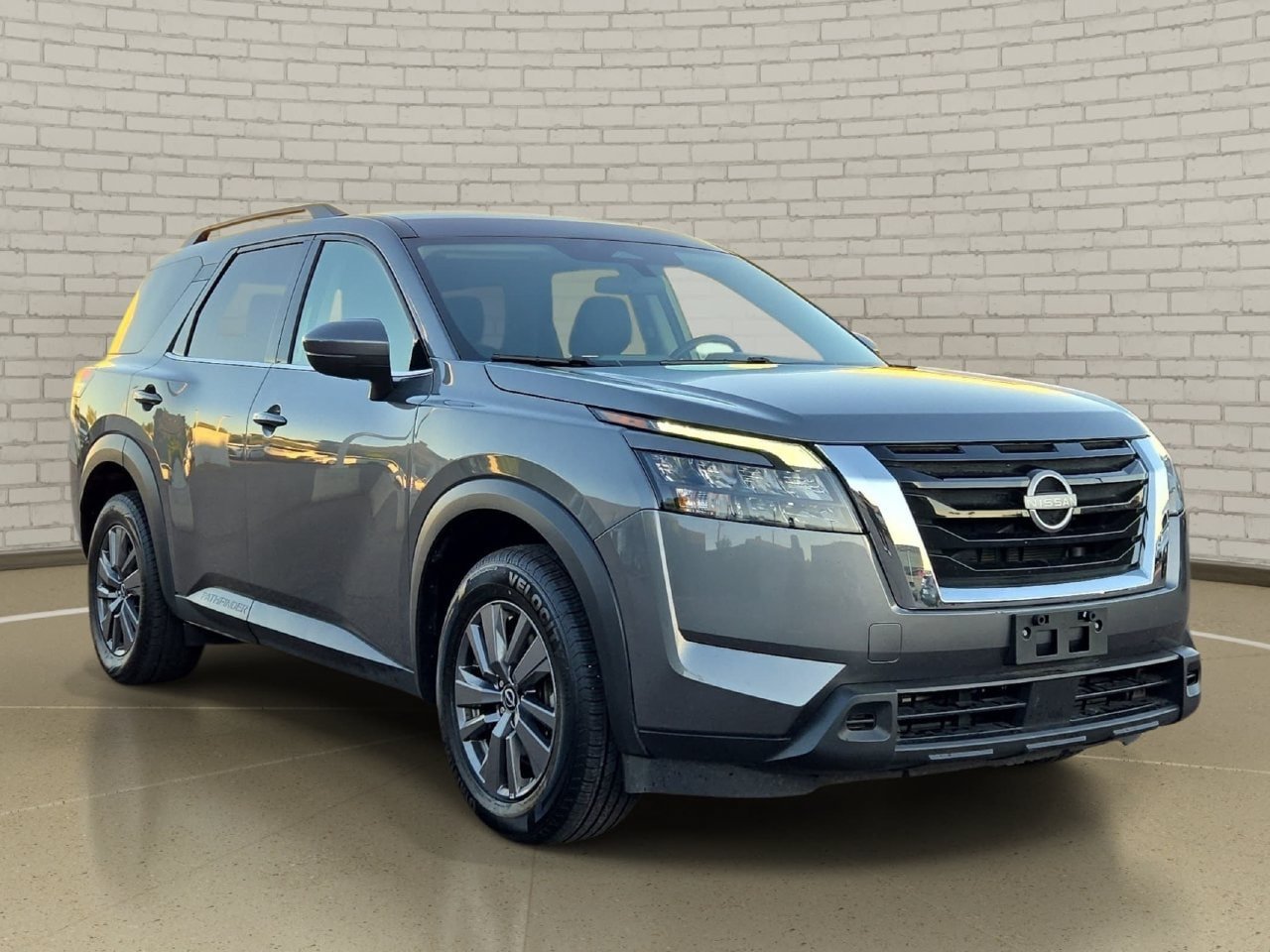 Certified 2025 Nissan Pathfinder SV FWD image 3