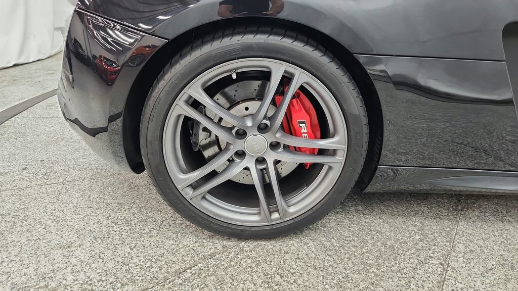 Used 2011 Audi R8 V10 w/ Enhanced Leather Pkg AWD/4WD image 48