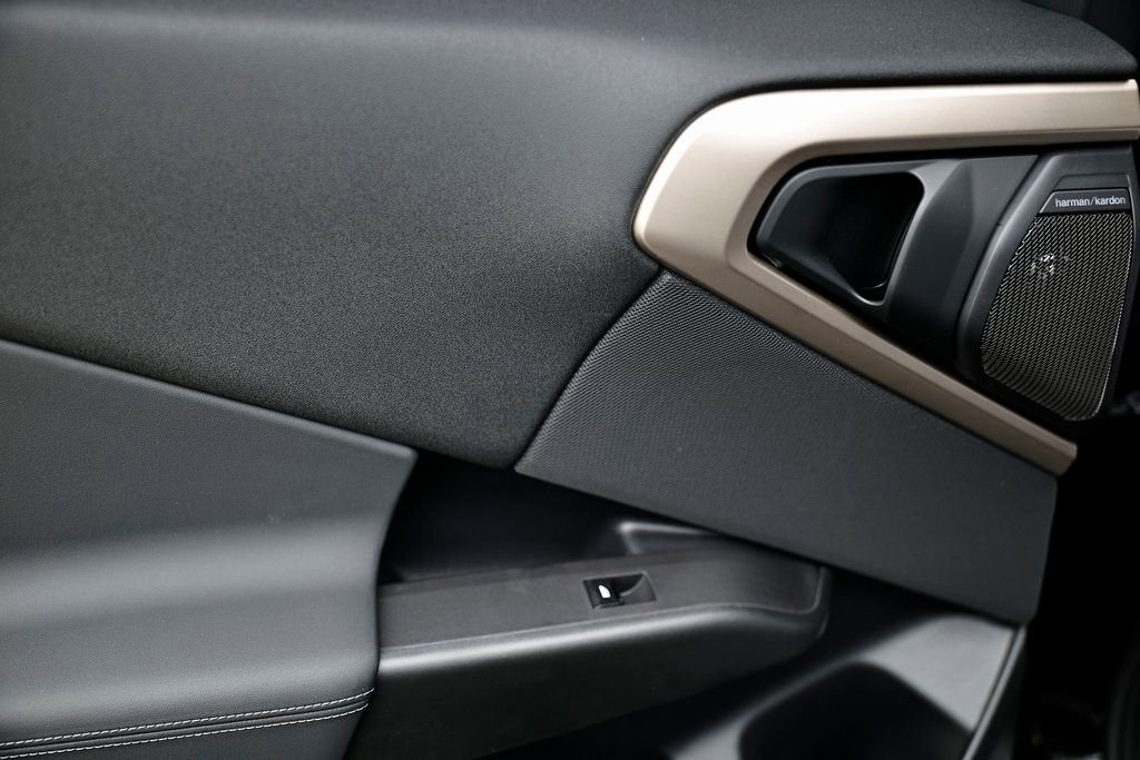 Used 2025 BMW X3 xDrive30i w/ Premium Package image 23