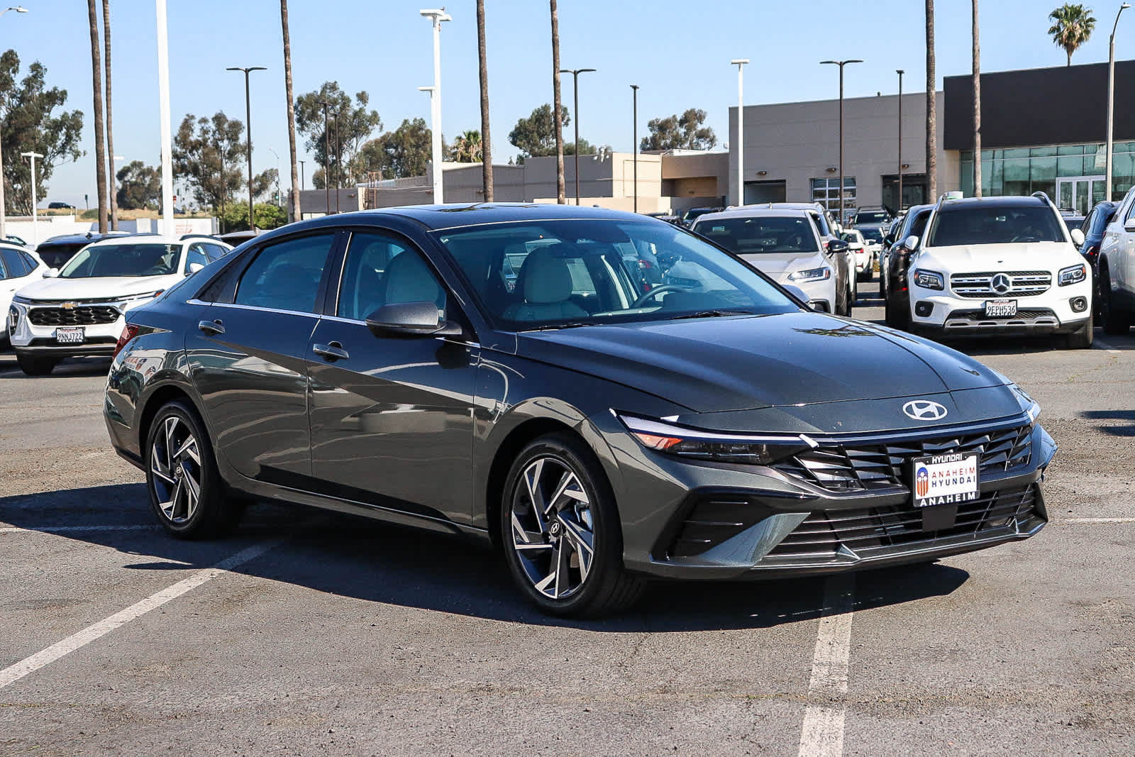 New 2026 Hyundai Elantra Limited FWD image 3