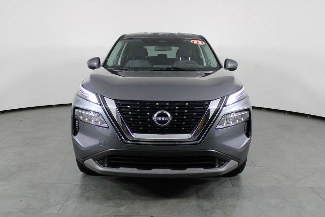 Certified 2022 Nissan Rogue SV FWD image 14