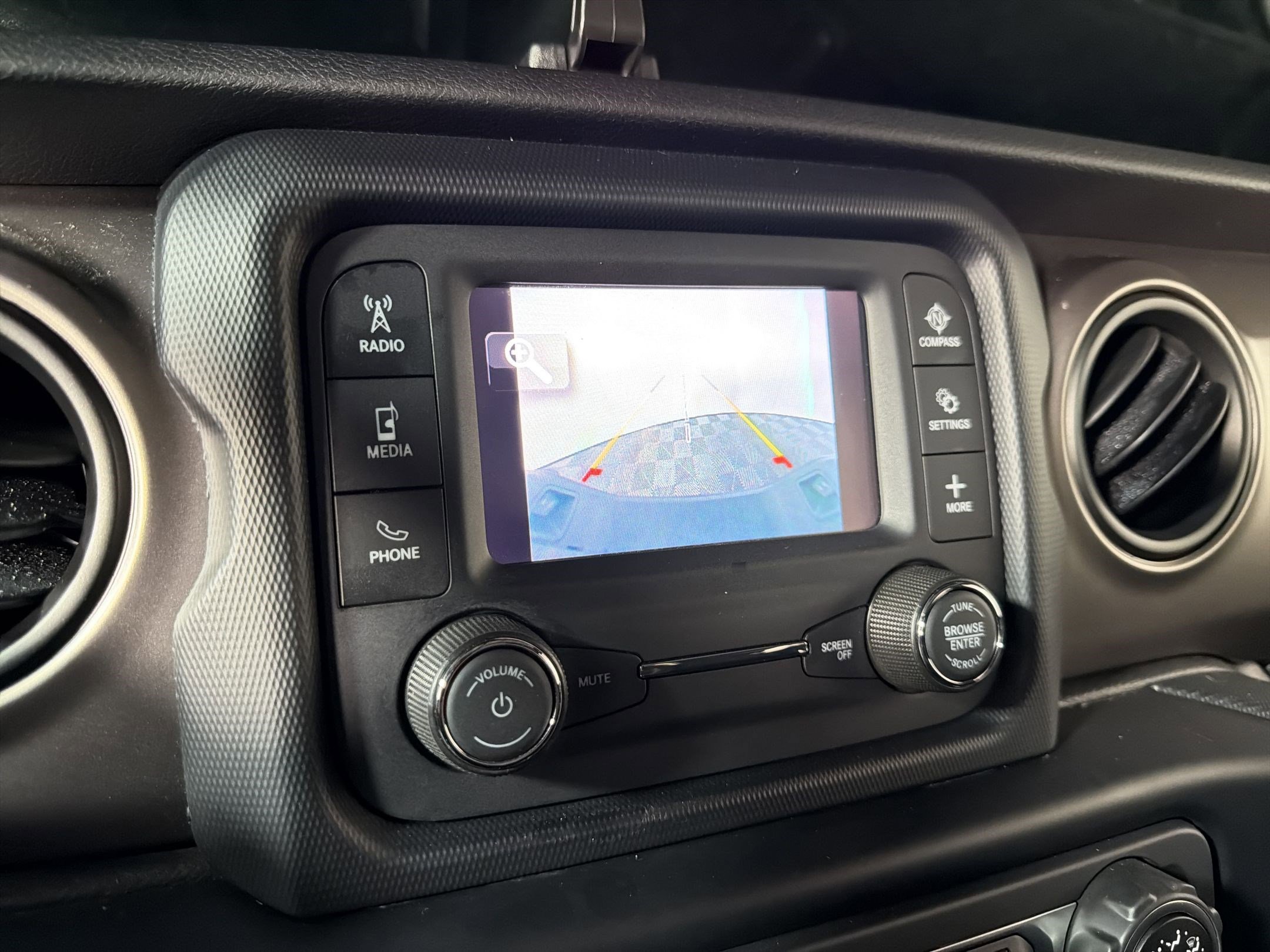 Used 2020 Jeep Gladiator Sport AWD/4WD image 22