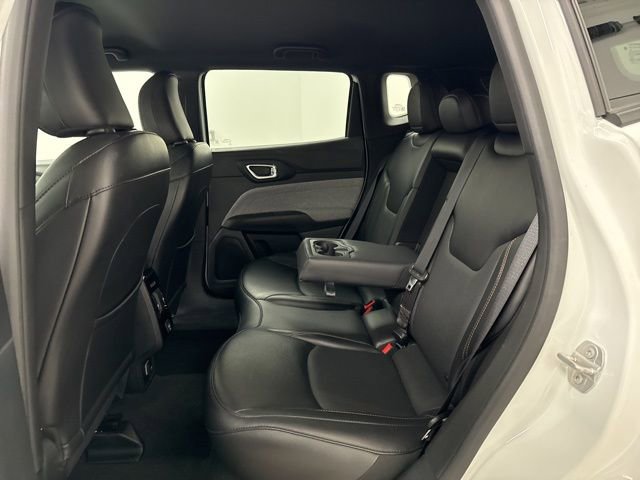 Used 2023 Jeep Compass Latitude image 19