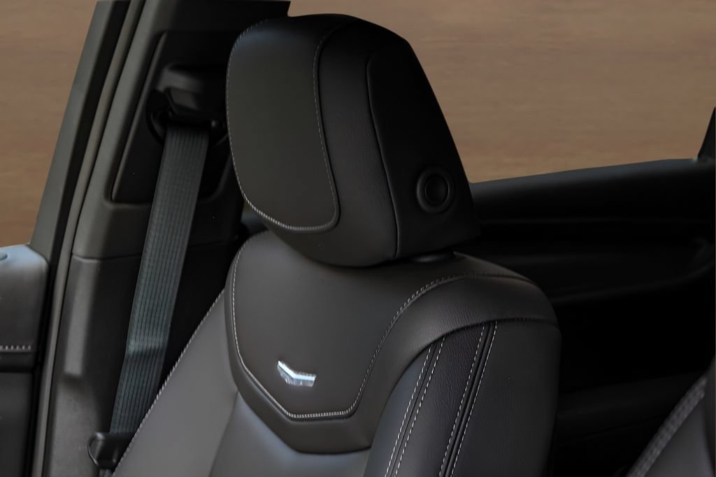 Certified 2025 Cadillac XT5 Luxury FWD image 10