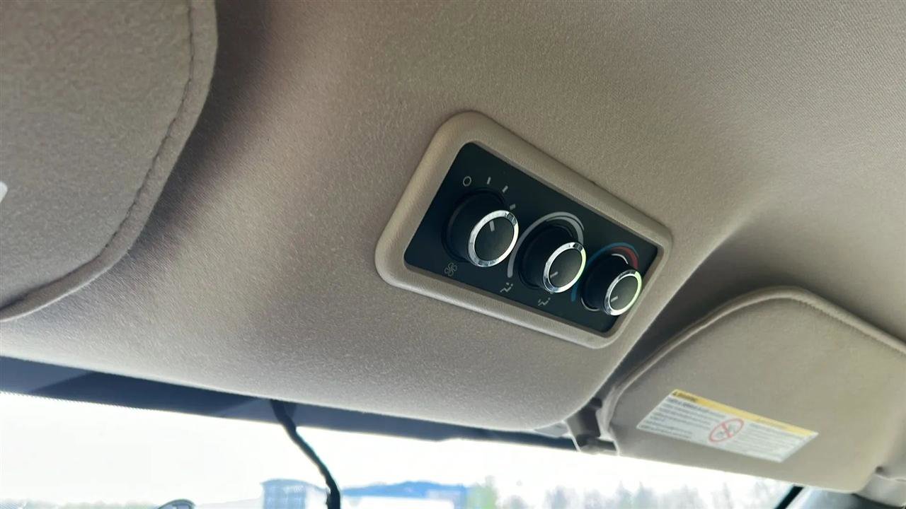 Used 2018 Chevrolet Express 3500 LT w/ LT Preferred Equipment Group RWD image 32