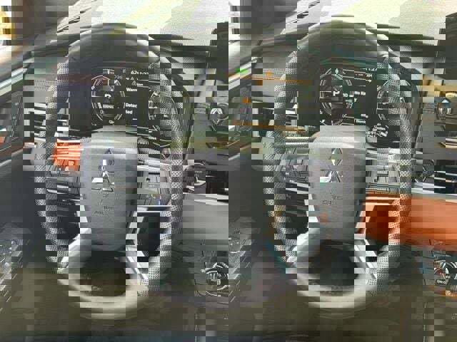 Used 2025 Mitsubishi Outlander SEL image 14