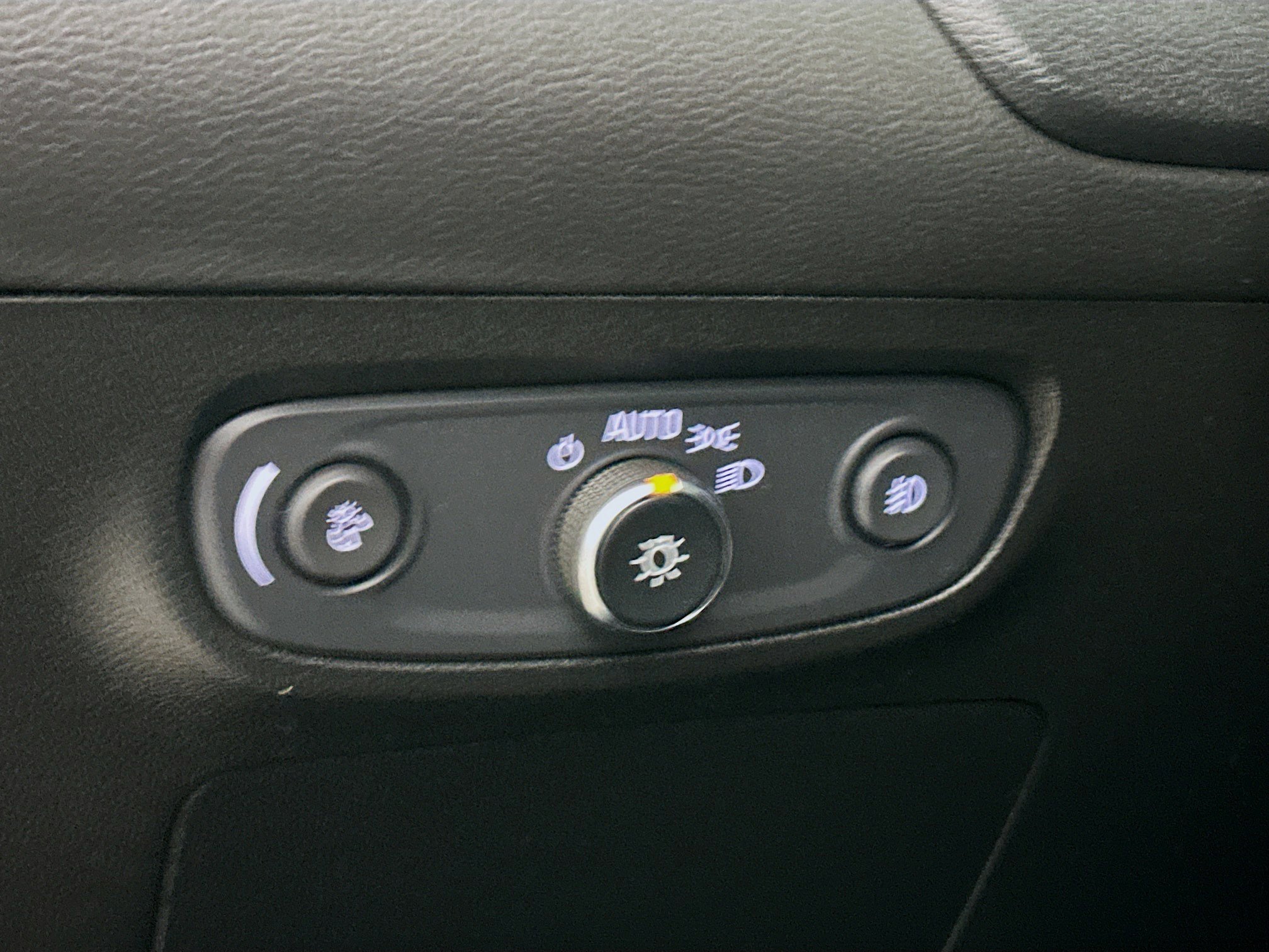 Used 2022 Buick Encore GX Select image 16