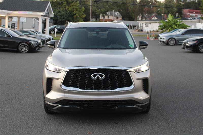 Used 2023 INFINITI QX60 Sensory w/ Vision Package image 3