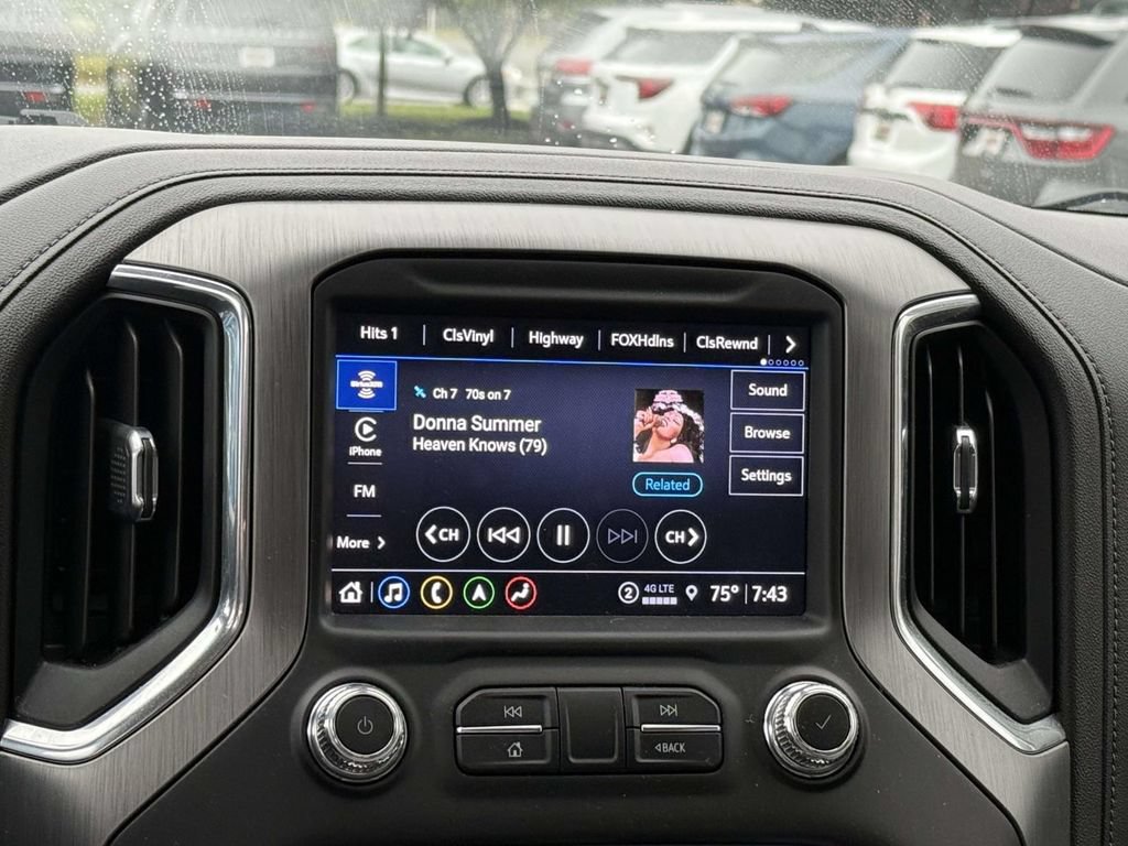 Used 2022 GMC Sierra 1500 Denali w/ Denali Premium Package AWD/4WD image 3