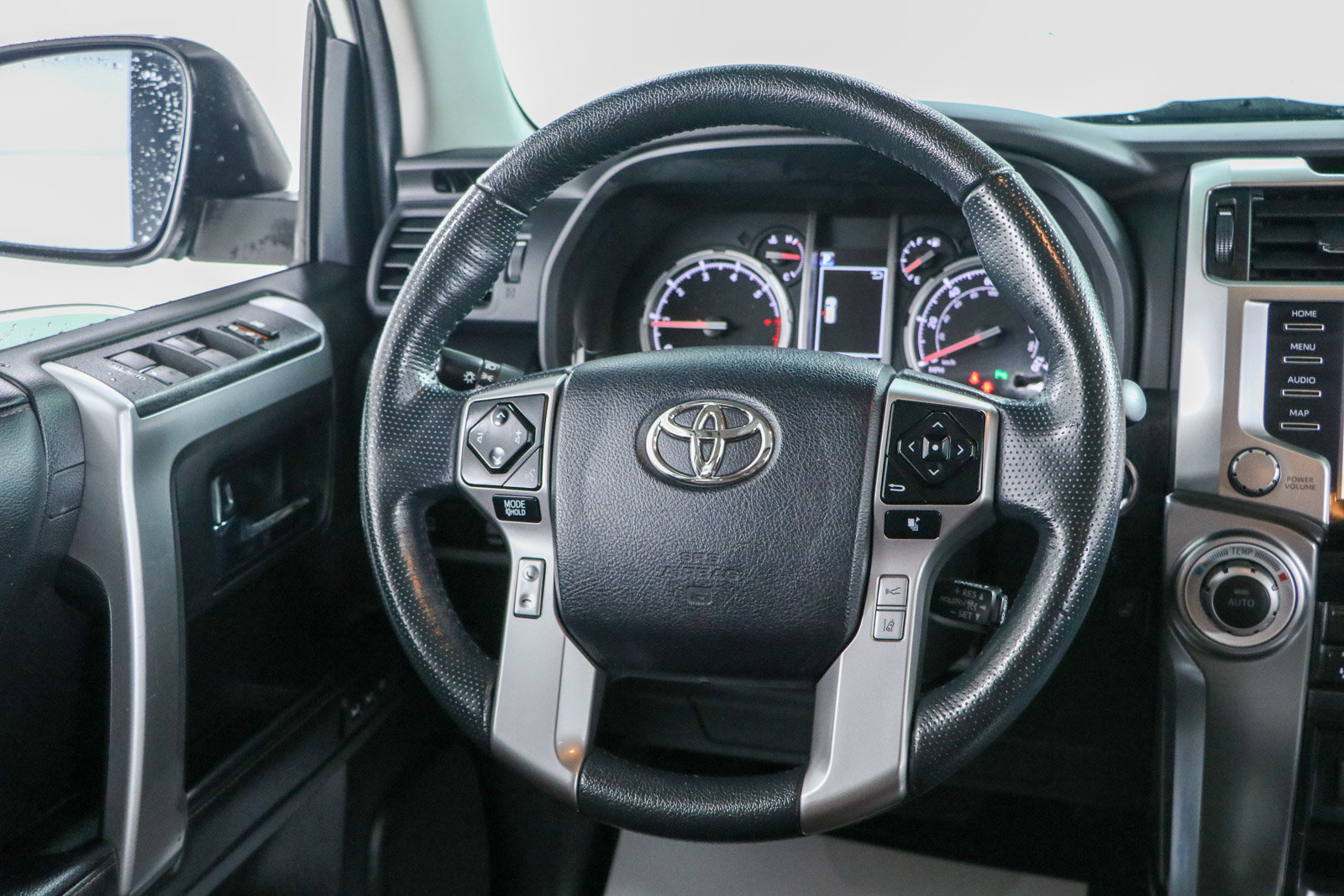 Used 2023 Toyota 4Runner Limited AWD/4WD image 12