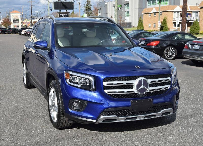 Used 2021 Mercedes-Benz GLB 250 4MATIC w/ Premium Package image 5