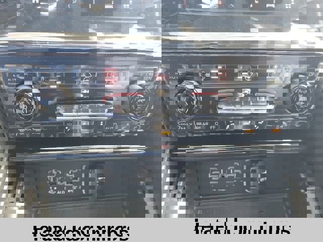 New 2025 Jeep Grand Cherokee Altitude image 10