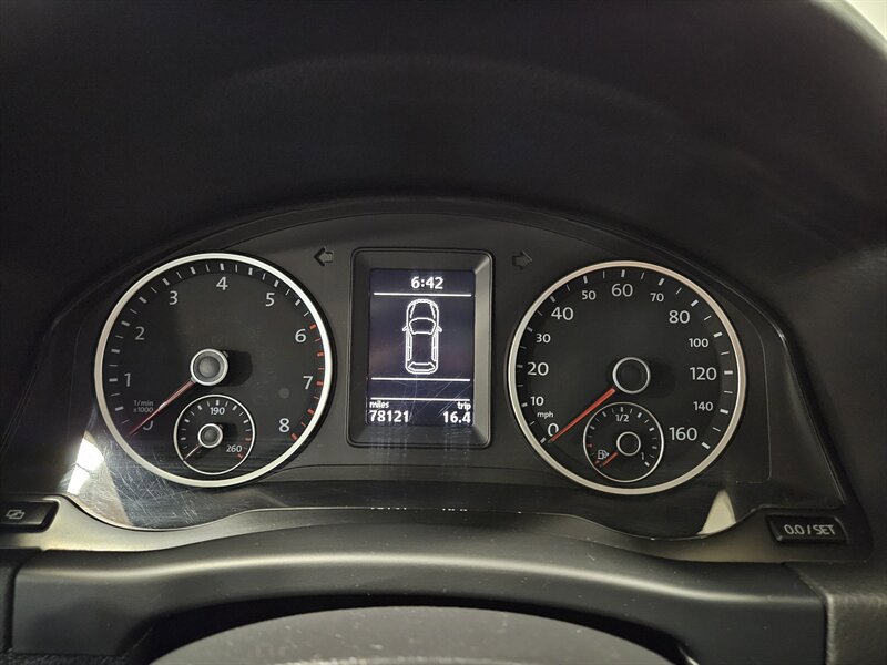 Used 2012 Volkswagen Tiguan LE FWD image 23