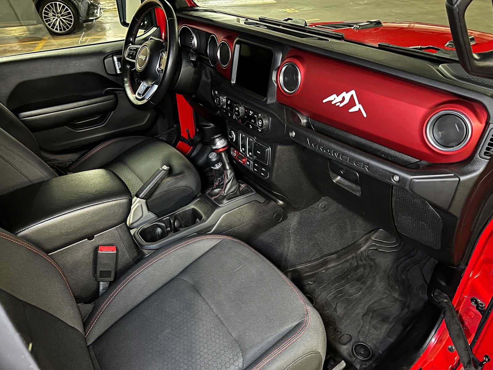 Used 2018 Jeep Wrangler Rubicon AWD/4WD image 12