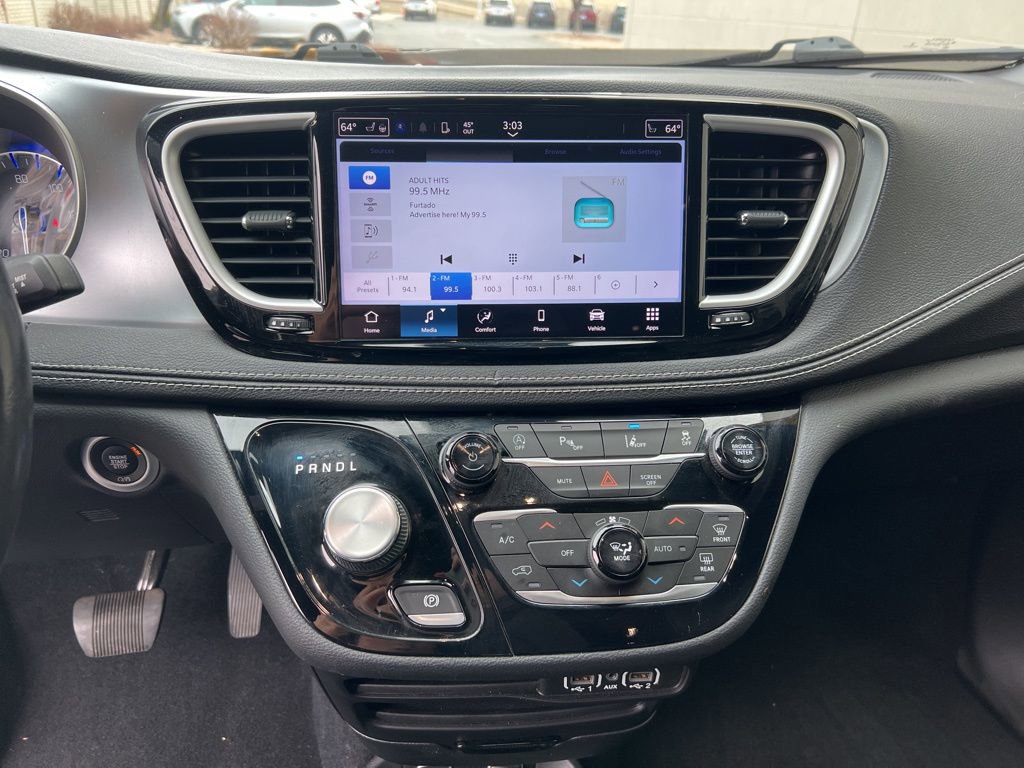 Certified 2021 Chrysler Pacifica Touring-L w/ S Appearance Package image 17