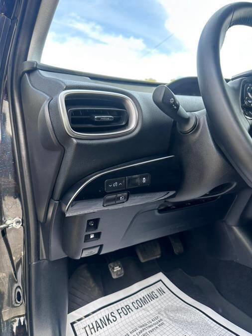 Used 2022 Toyota Prius Prime LE image 28