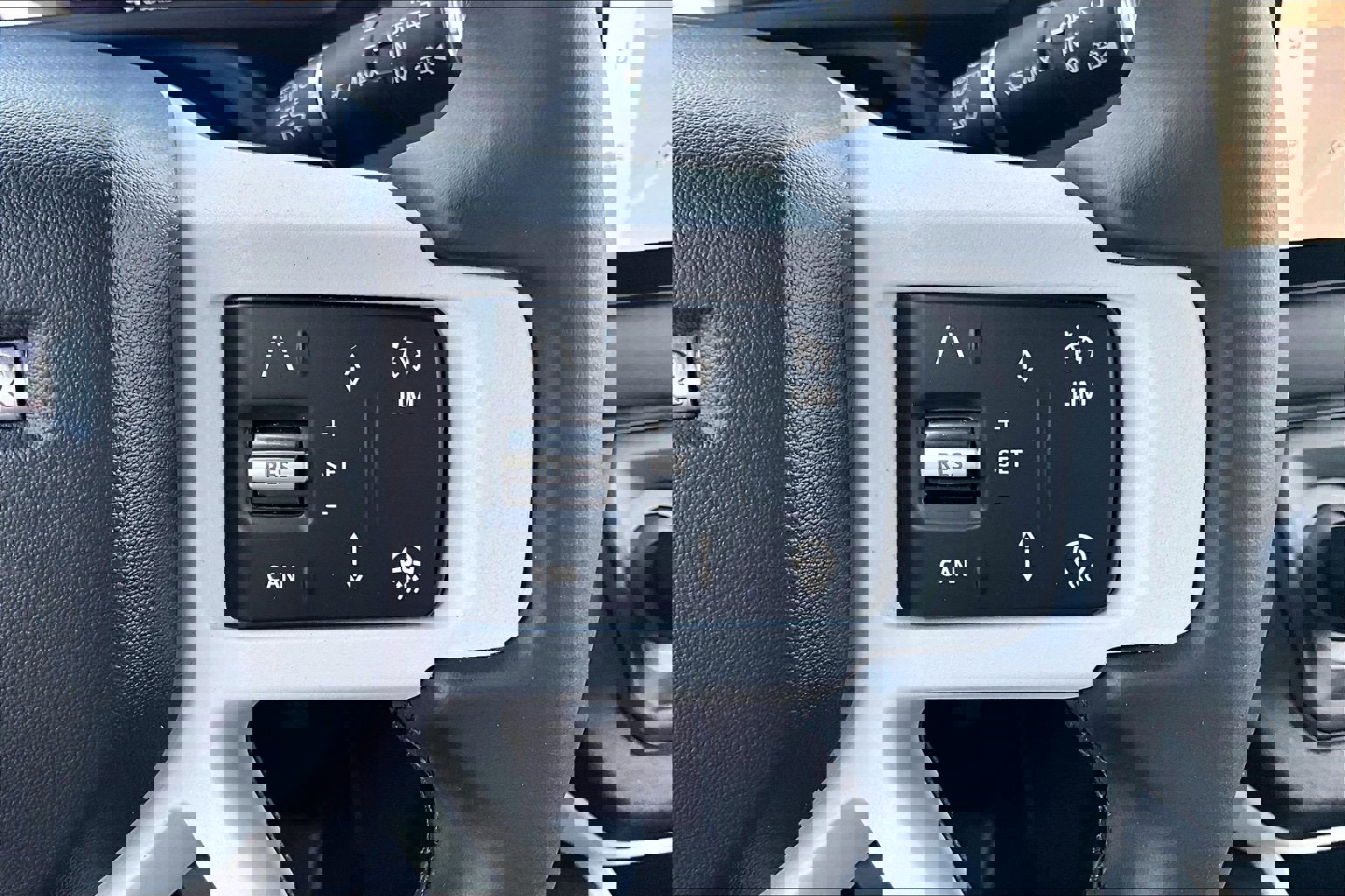 Used 2025 Land Rover Defender 110 S image 17