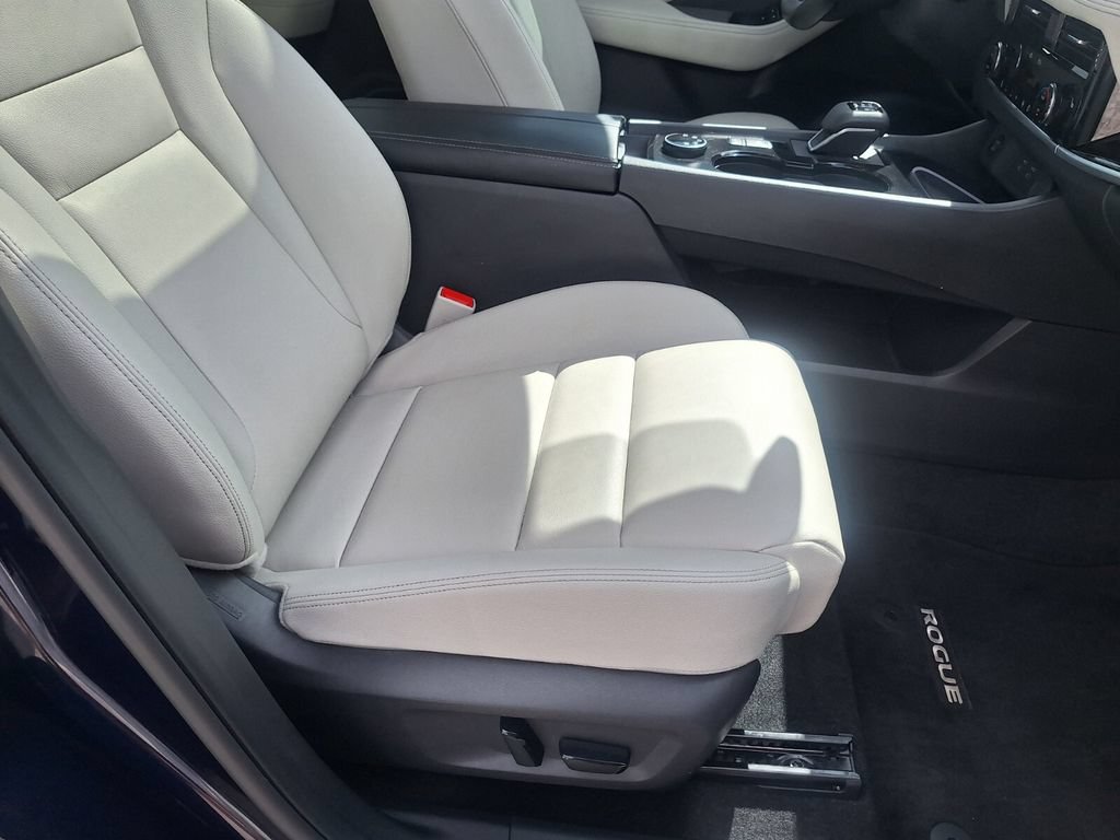 Used 2024 Nissan Rogue SL w/ SL Premium Package AWD/4WD image 30