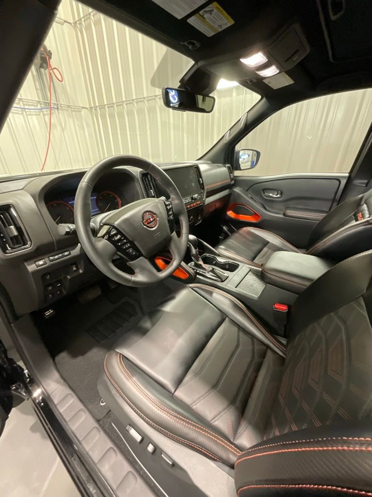 Used 2025 Nissan Frontier PRO-4X w/ Pro Premium Package image 9