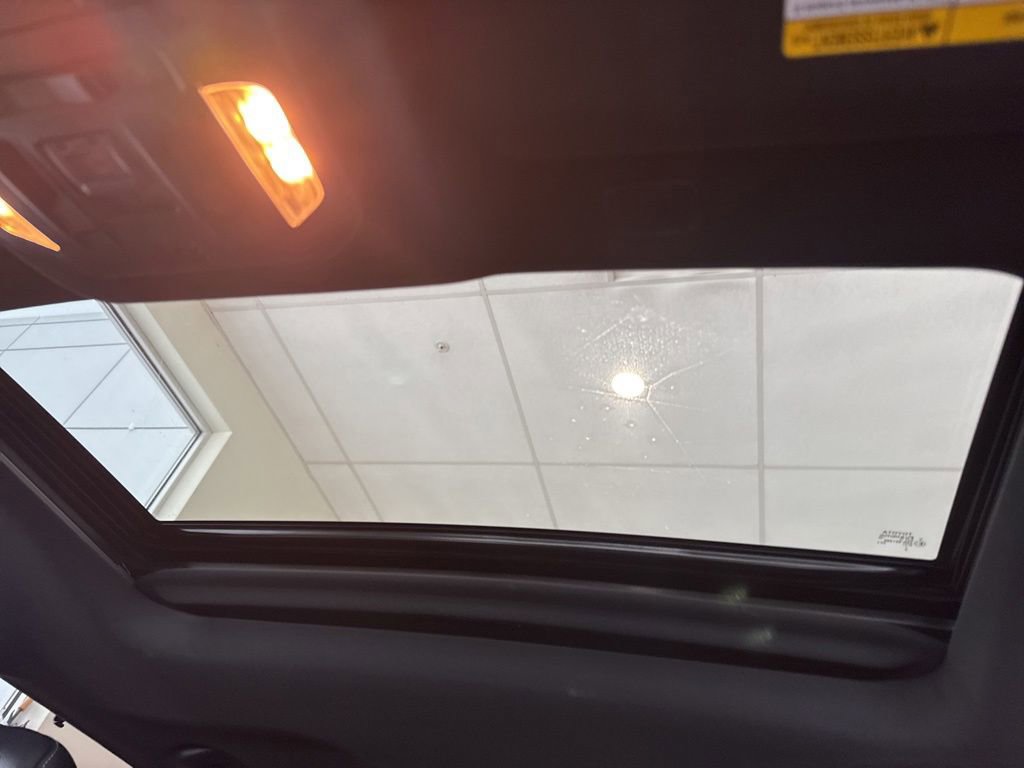 Used 2023 Toyota Highlander XSE image 22