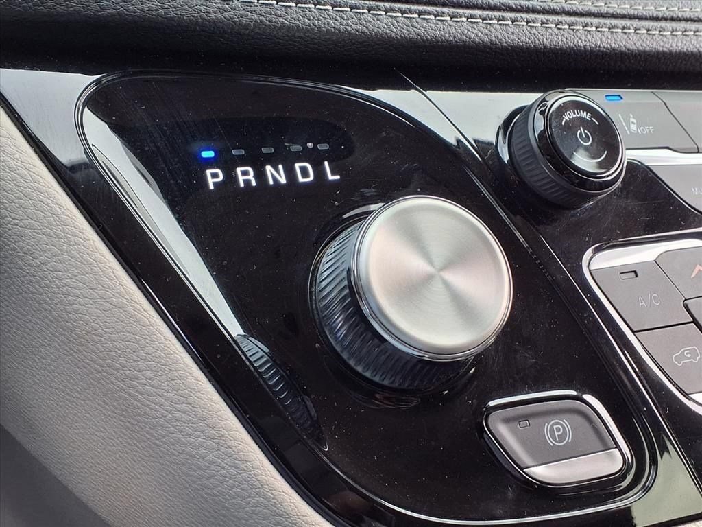 Used 2023 Chrysler Pacifica Touring-L FWD image 27