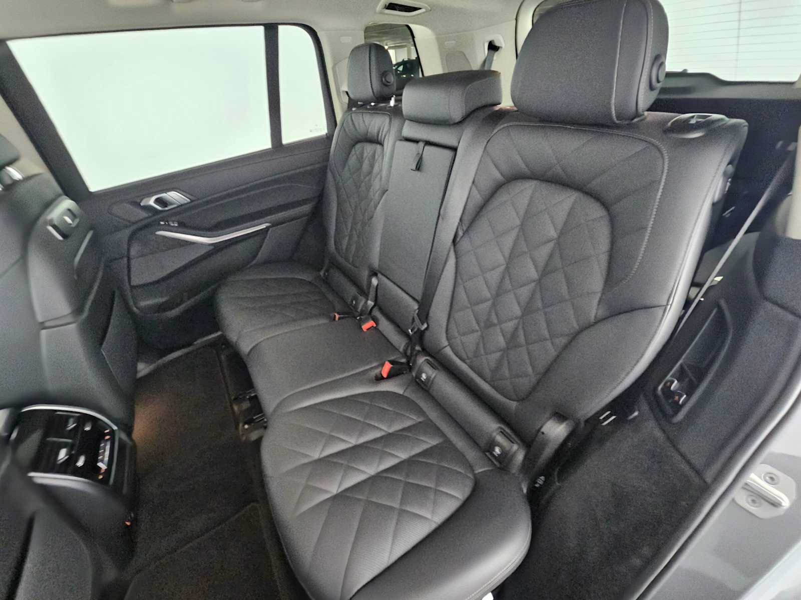 Used 2025 BMW X7 xDrive40i AWD/4WD image 19