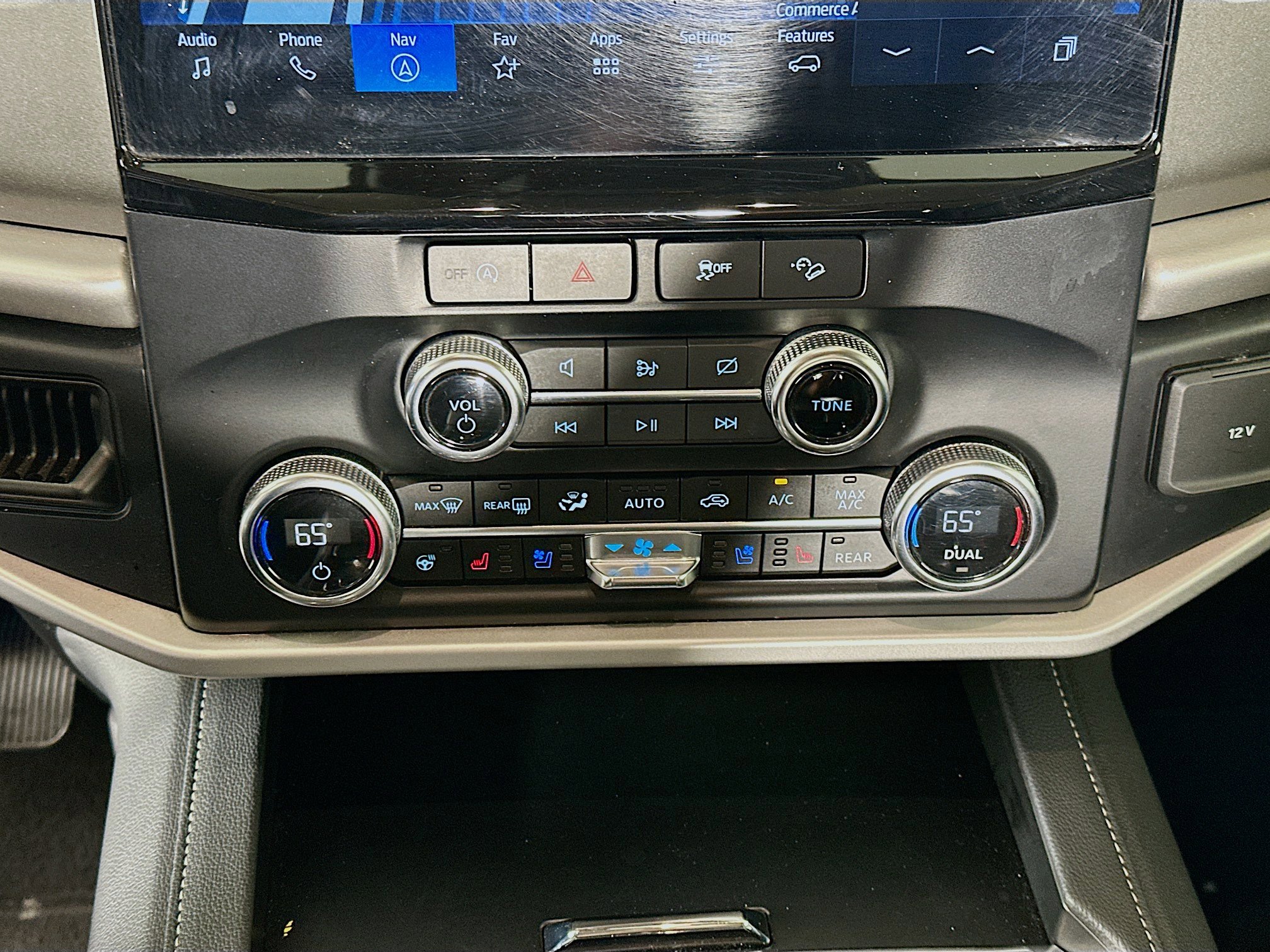 Used 2024 Ford Expedition XLT image 23