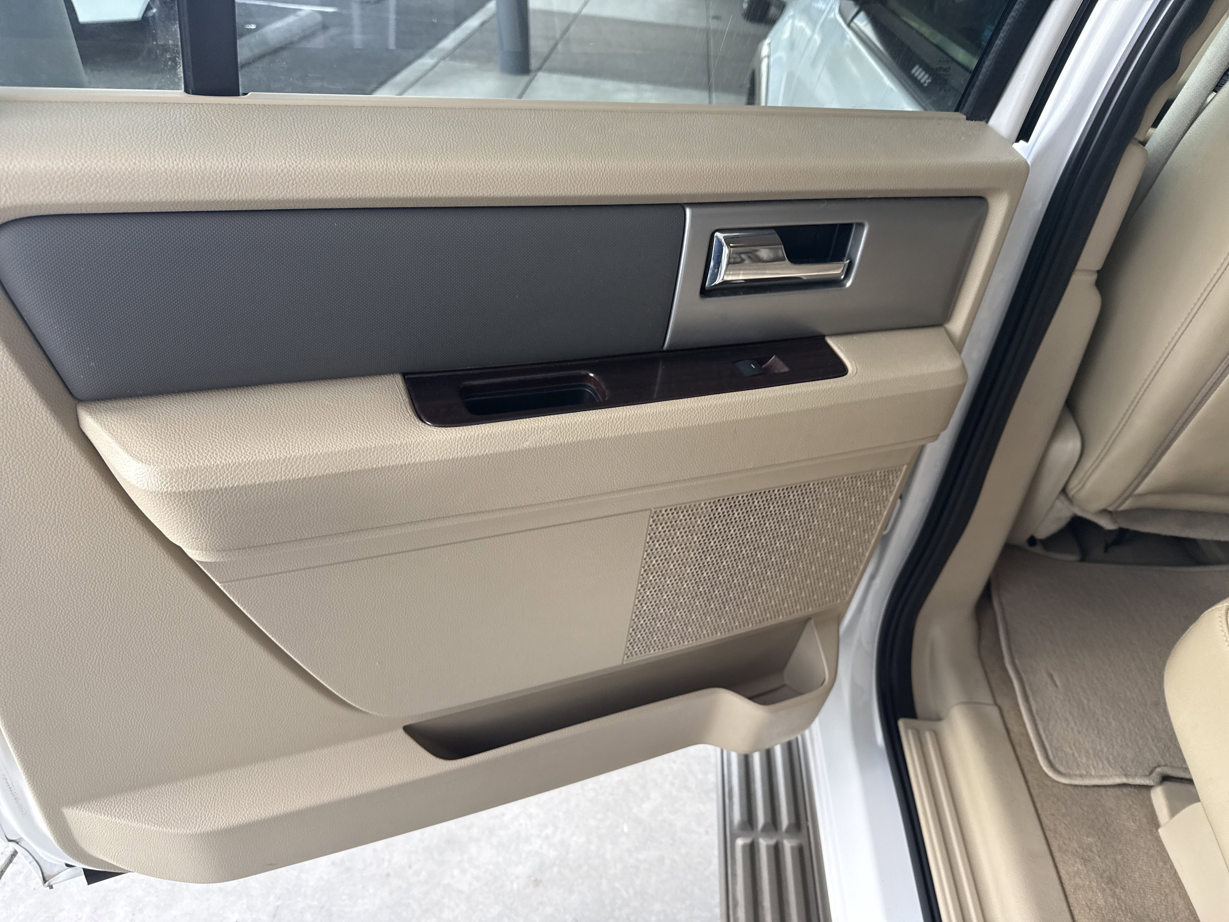 Used 2013 Ford Expedition EL XLT image 11