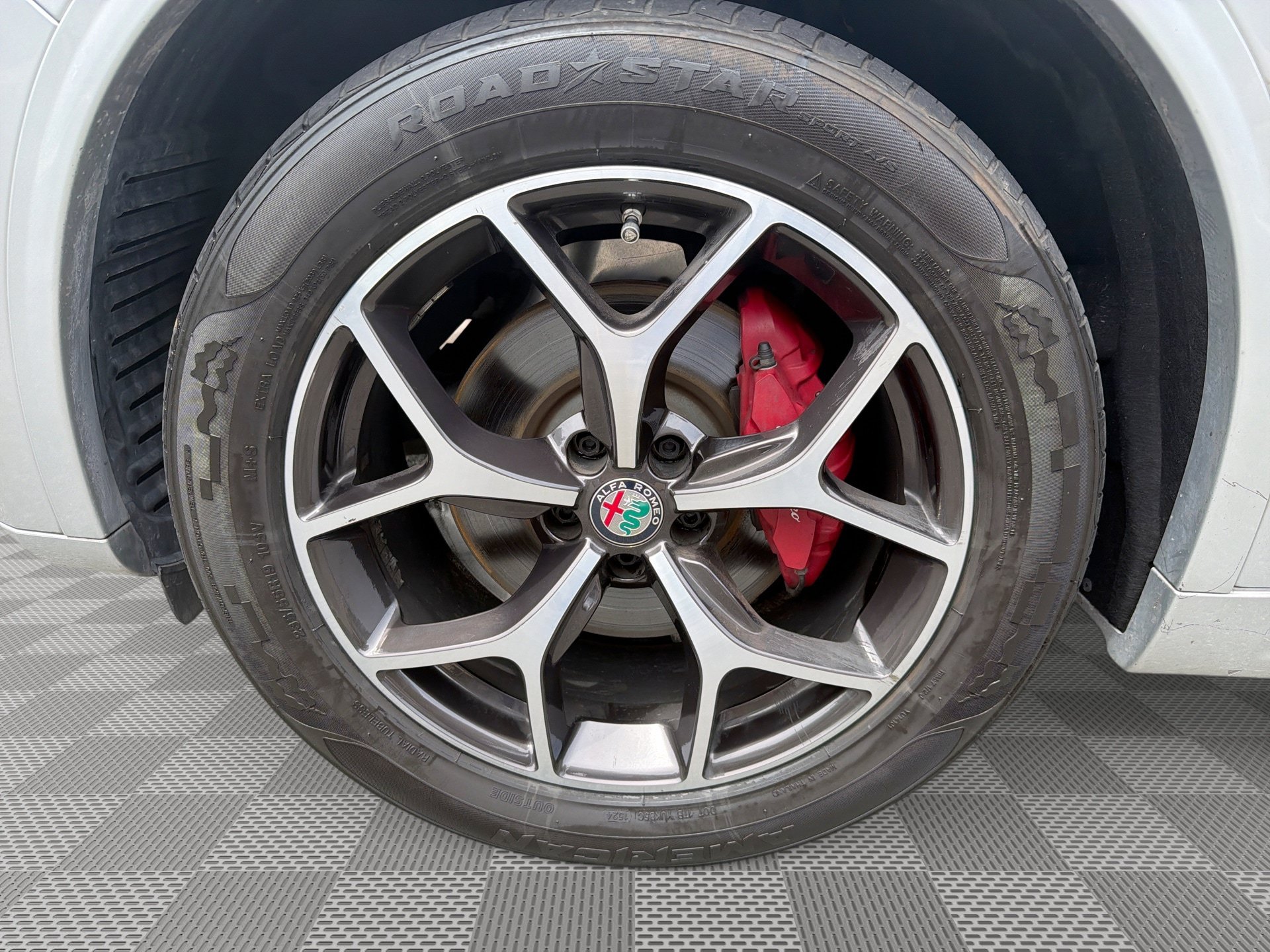 Used 2021 Alfa Romeo Stelvio Ti w/ Active Assist 2 Package TI AWD/4WD image 19