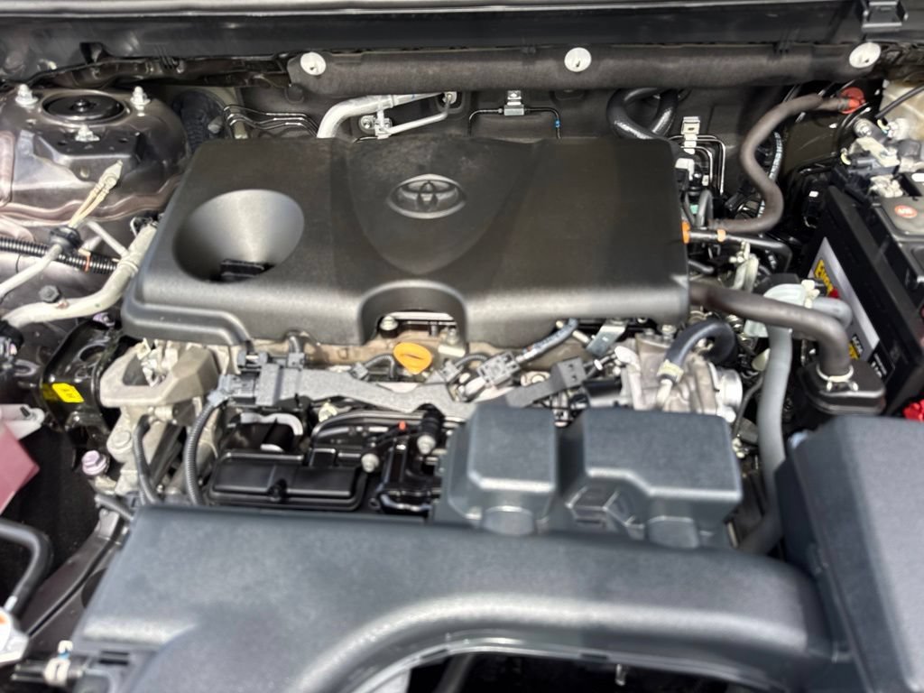 Used 2022 Toyota RAV4 XLE Premium AWD/4WD image 32