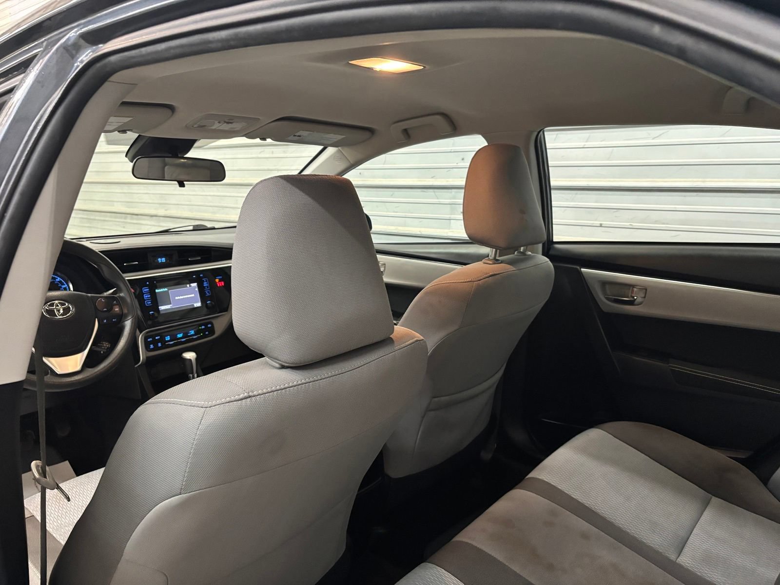 Used 2018 Toyota Corolla LE FWD image 24