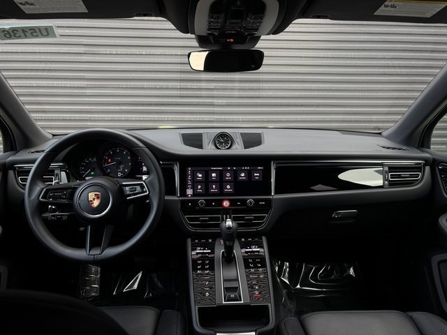 Used 2025 Porsche Macan image 13