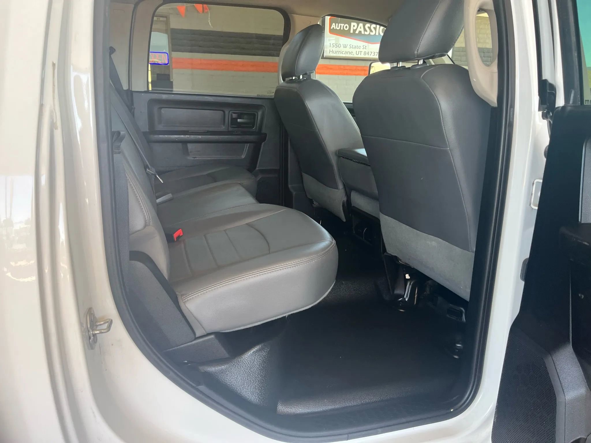 Used 2017 RAM 3500 Tradesman w/ Chrome Appearance Group image 28