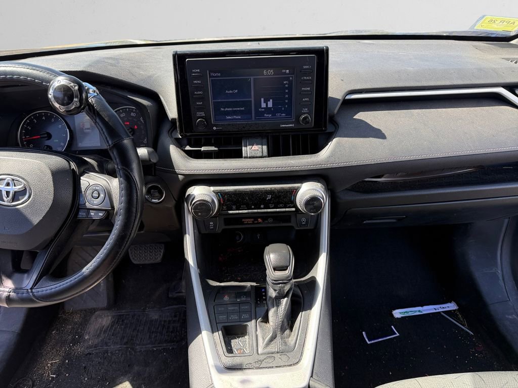 Used 2021 Toyota RAV4 XLE AWD/4WD image 12
