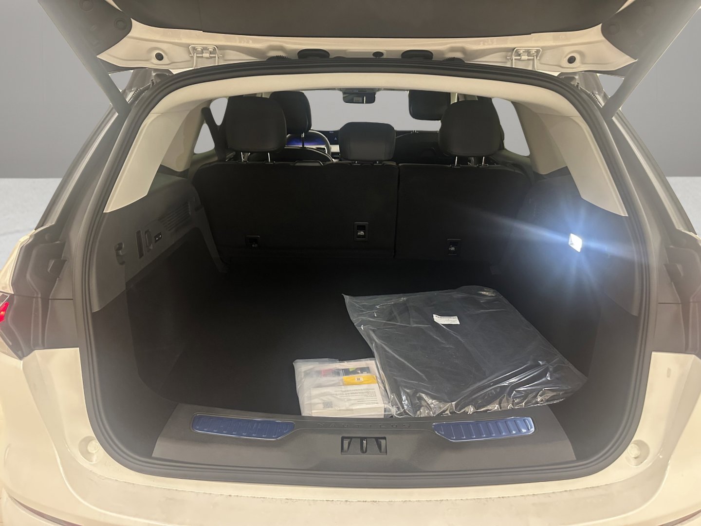 New 2026 Lincoln Nautilus Premier w/ Equipment Group 102A image 7