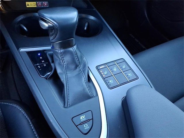 Used 2023 Lexus UX 250h AWD w/ Premium Package image 12