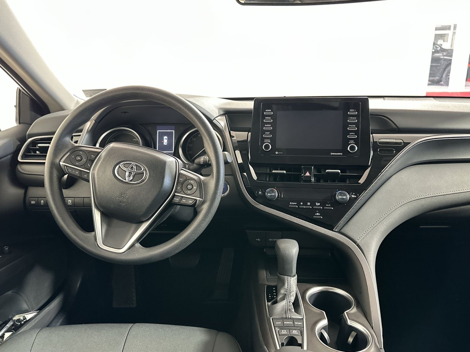 Used 2024 Toyota Camry LE FWD image 16