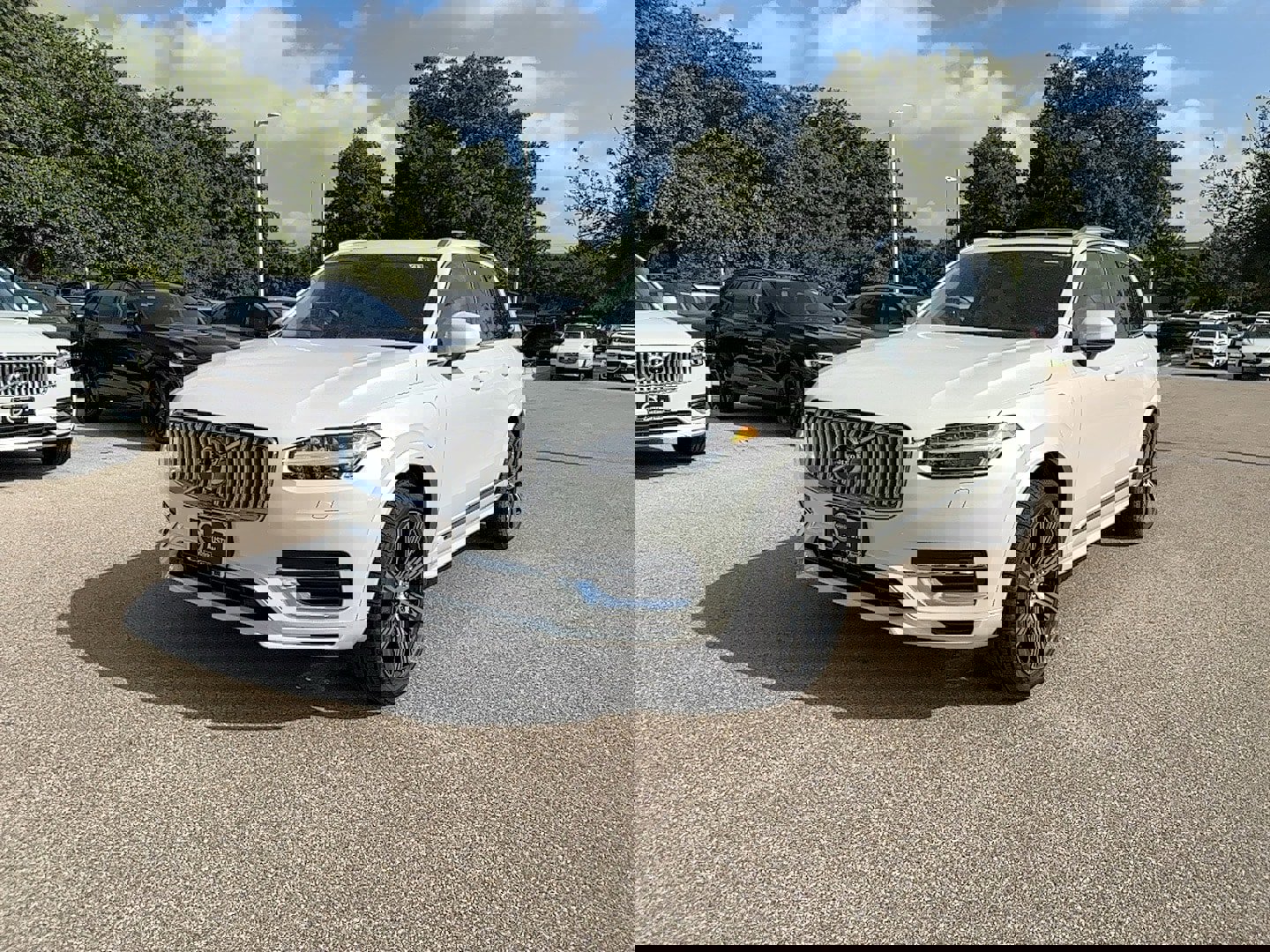 New 2025 Volvo XC90 T8 Core w/ Protection Package Premier image 2