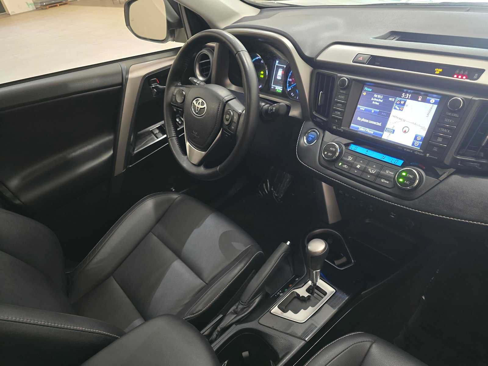 Used 2018 Toyota RAV4 Limited AWD/4WD image 28
