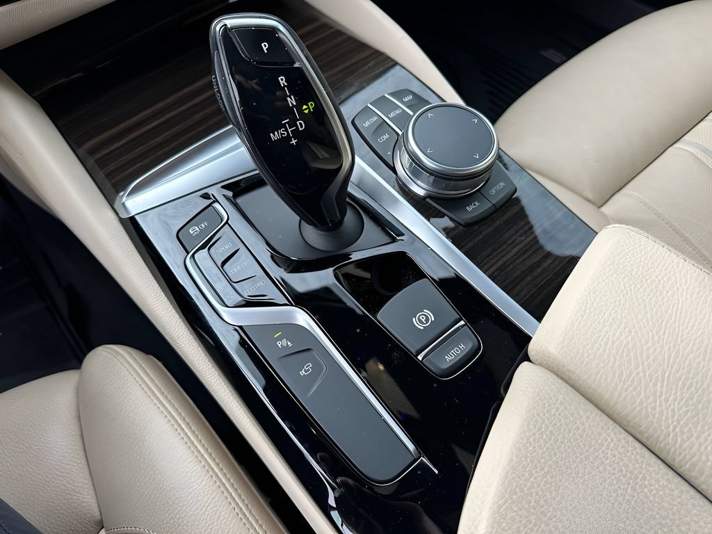 Used 2017 BMW 540i RWD image 18