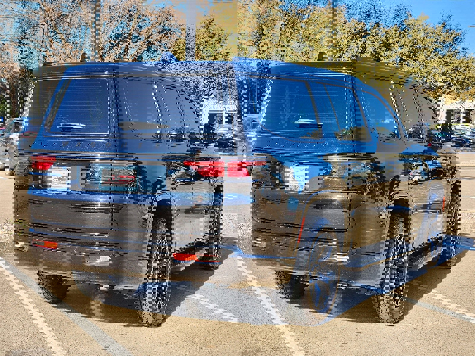 Used 2025 Jeep Wagoneer Series II image 6